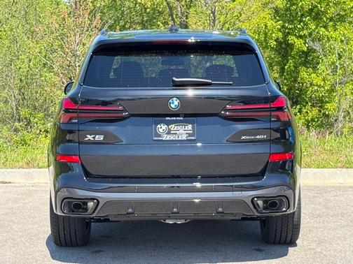 Black Sapphire Metallic 2026 BMW X5 xDrive40i