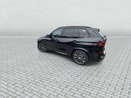 Black Sapphire Metallic 2026 BMW X5 PHEV xDrive50e