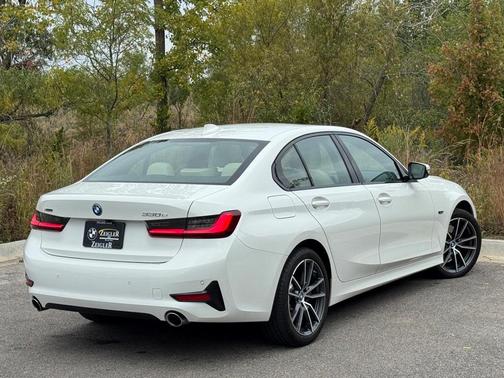 2022 BMW 330e xDrive