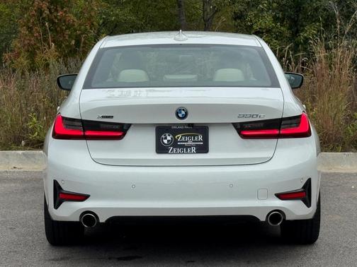 2022 BMW 330e xDrive