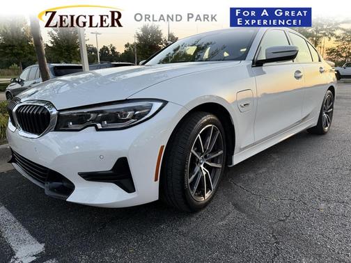 2022 BMW 330e xDrive