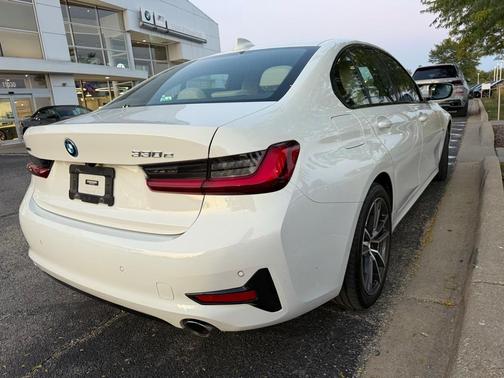 2022 BMW 330e xDrive
