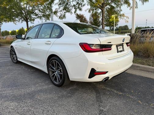 2022 BMW 330e xDrive
