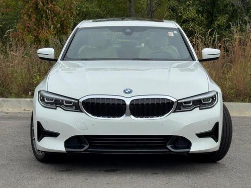 2022 BMW 330e xDrive