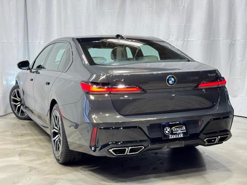 2023 BMW 760 760i xDrive