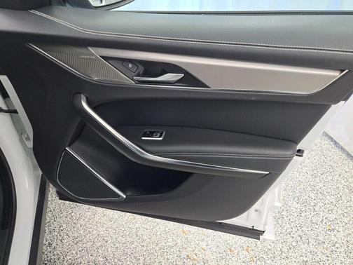 2024 Jaguar F-PACE P250 R-Dynamic S