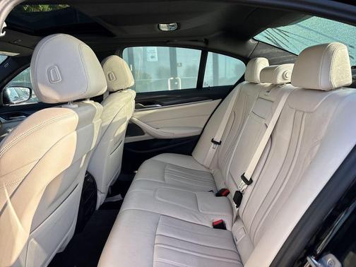 Carbon Black Metallic 2023 BMW 530 i xDrive