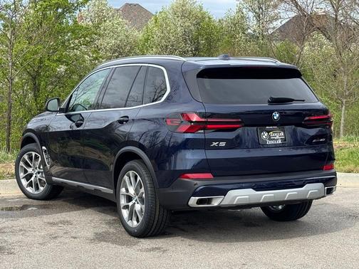 Tanzanite Blue II Metallic 2026 BMW X5 xDrive40i