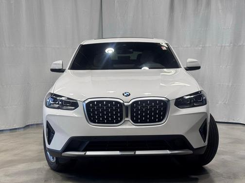 2025 BMW X4 xDrive30i
