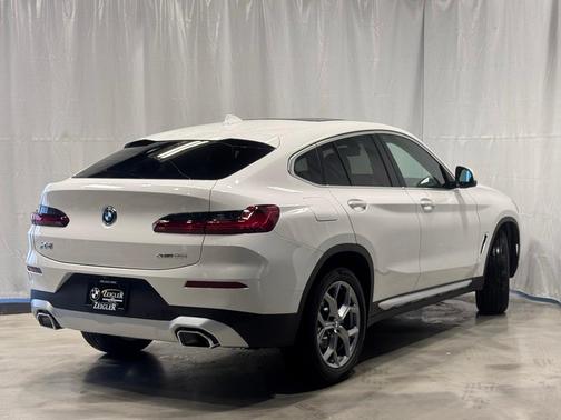 2025 BMW X4 xDrive30i