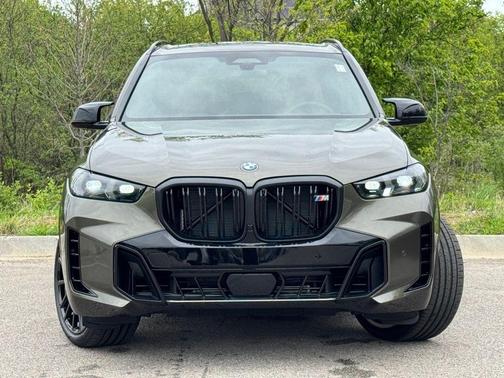 Manhattan Green Metallic 2026 BMW X5 M60i