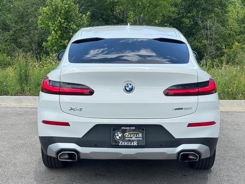 2022 BMW X4 xDrive30i
