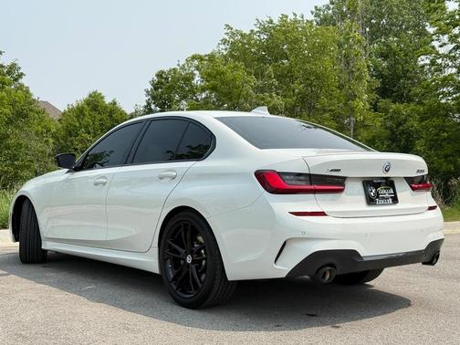 2022 BMW 330 i xDrive
