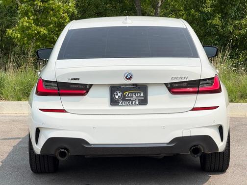 2022 BMW 330 i xDrive