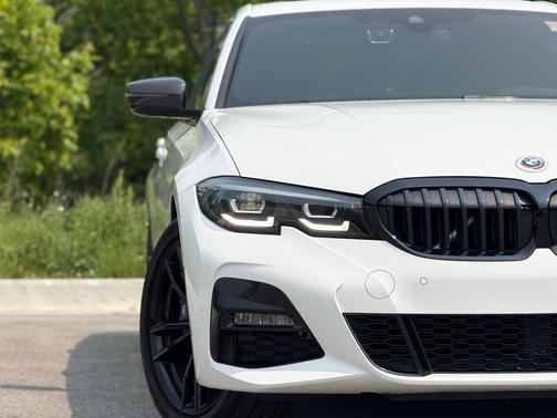 2022 BMW 330 i xDrive
