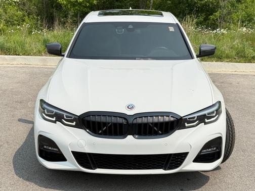 2022 BMW 330 i xDrive
