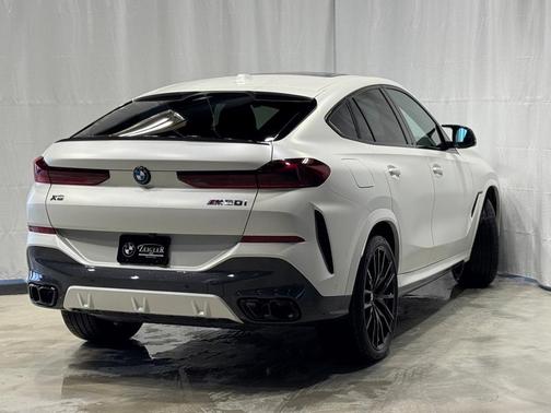 2026 BMW X6 M60i