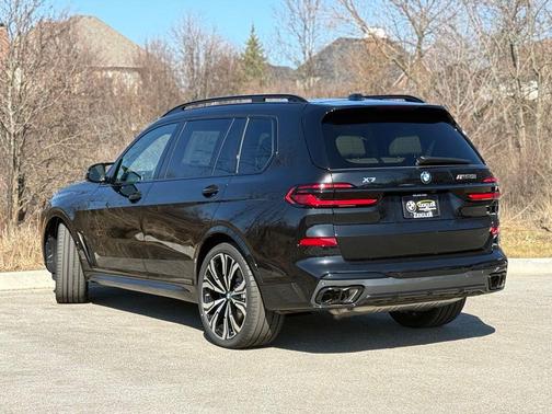 2026 BMW X7 M60i