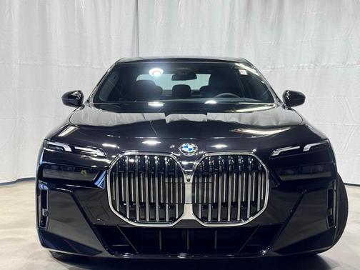 2026 BMW 740 i xDrive
