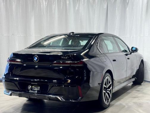 2026 BMW 740 i xDrive
