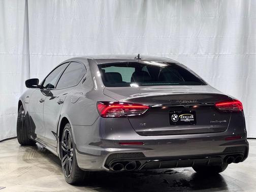 2023 Maserati Quattroporte Modena Q4