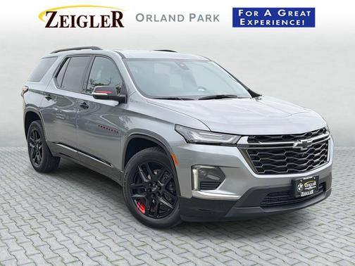 Sterling Gray Metallic 2023 Chevrolet Traverse Premier