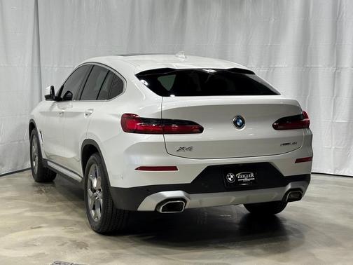 2023 BMW X4 xDrive30i