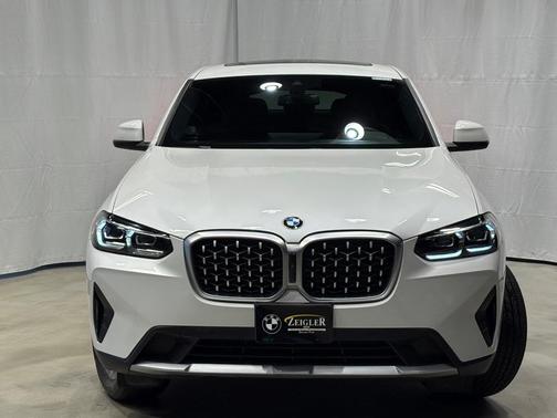 2023 BMW X4 xDrive30i