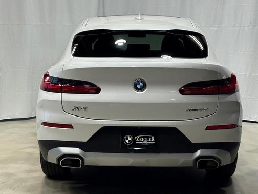 2023 BMW X4 xDrive30i