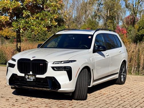 2023 BMW X7 M60i