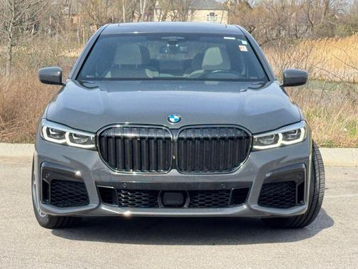 Dravit Gray Metallic 2022 BMW 750 i xDrive