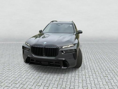 Gray Metallic 2027 BMW X7 xDrive40i