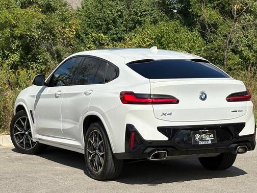 2023 BMW X4 xDrive30i