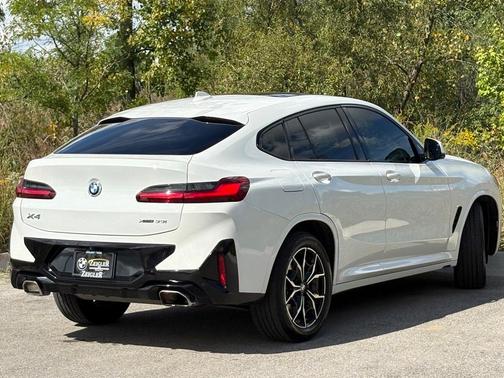 2023 BMW X4 xDrive30i