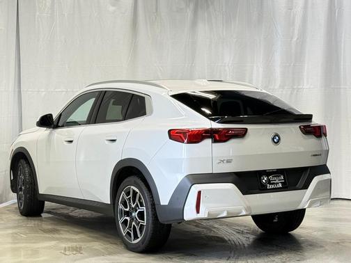 2025 BMW X2 xDrive28i