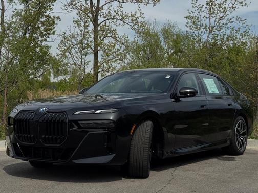 2025 BMW 740 i xDrive