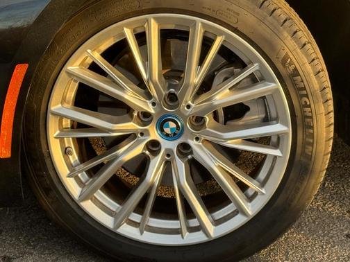 2024 BMW 330e xDrive