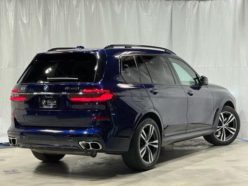 2024 BMW X7 M60i