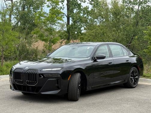 2025 BMW 760 760i xDrive