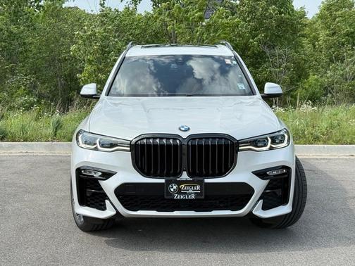 2022 BMW X7 M50i
