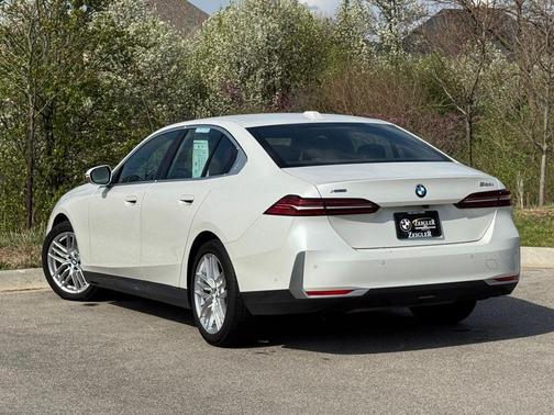 2024 BMW 530 i xDrive