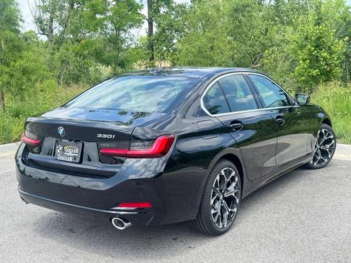 2025 BMW 330 i xDrive