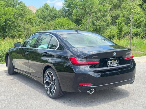 2025 BMW 330 i xDrive