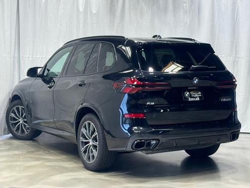 2025 BMW X5 M60i