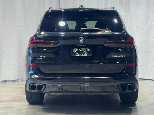 2025 BMW X5 M60i