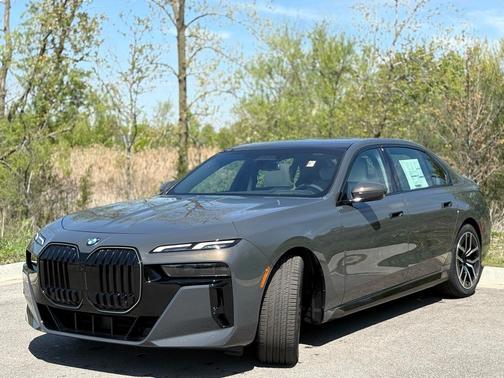 2025 BMW 760 760i xDrive