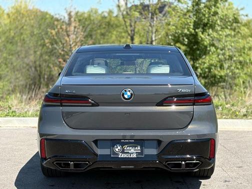 2025 BMW 760 760i xDrive