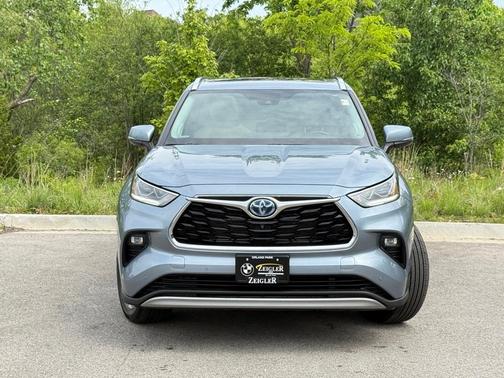 2022 Toyota Highlander Hybrid Platinum