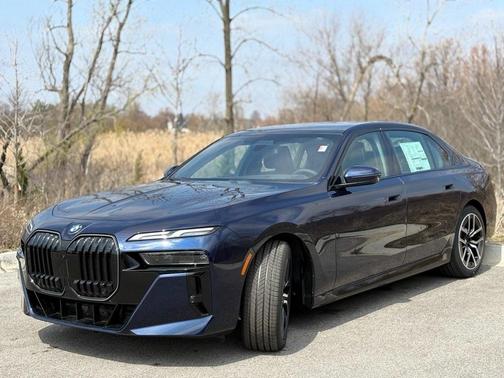 2025 BMW 760 760i xDrive