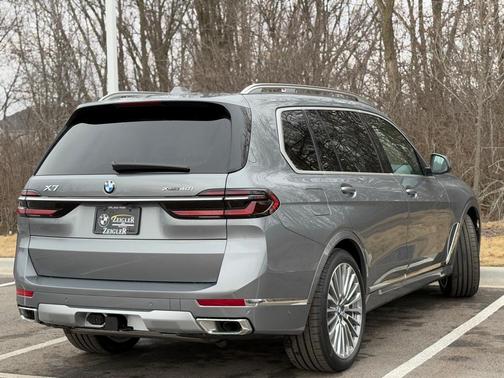 2025 BMW X7 xDrive40i